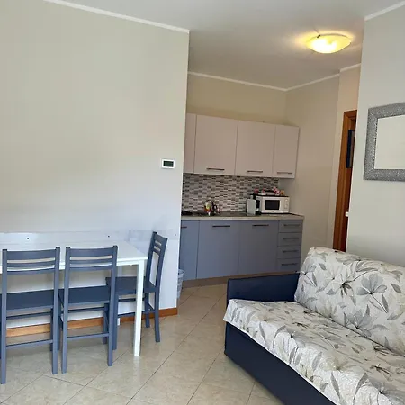 Easy Airport Luxury Aparment Бергамо