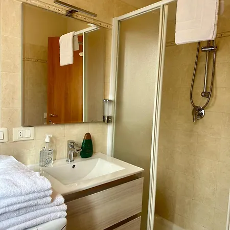 Easy Airport Luxury Aparment * Бергамо